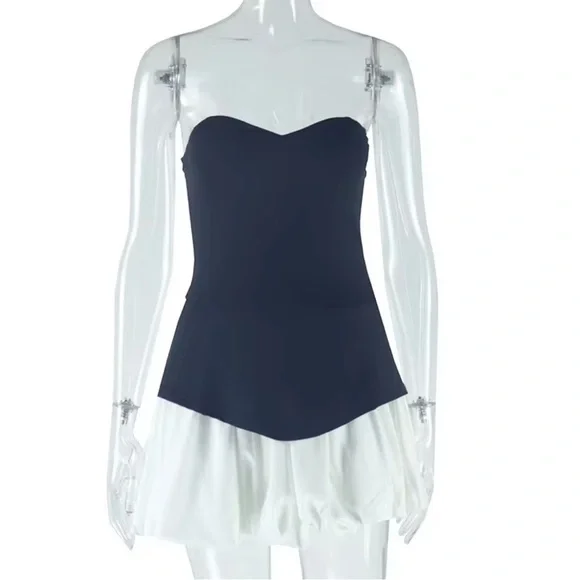 Elegant Black and White Strapless Dress - Picture 4 of 10